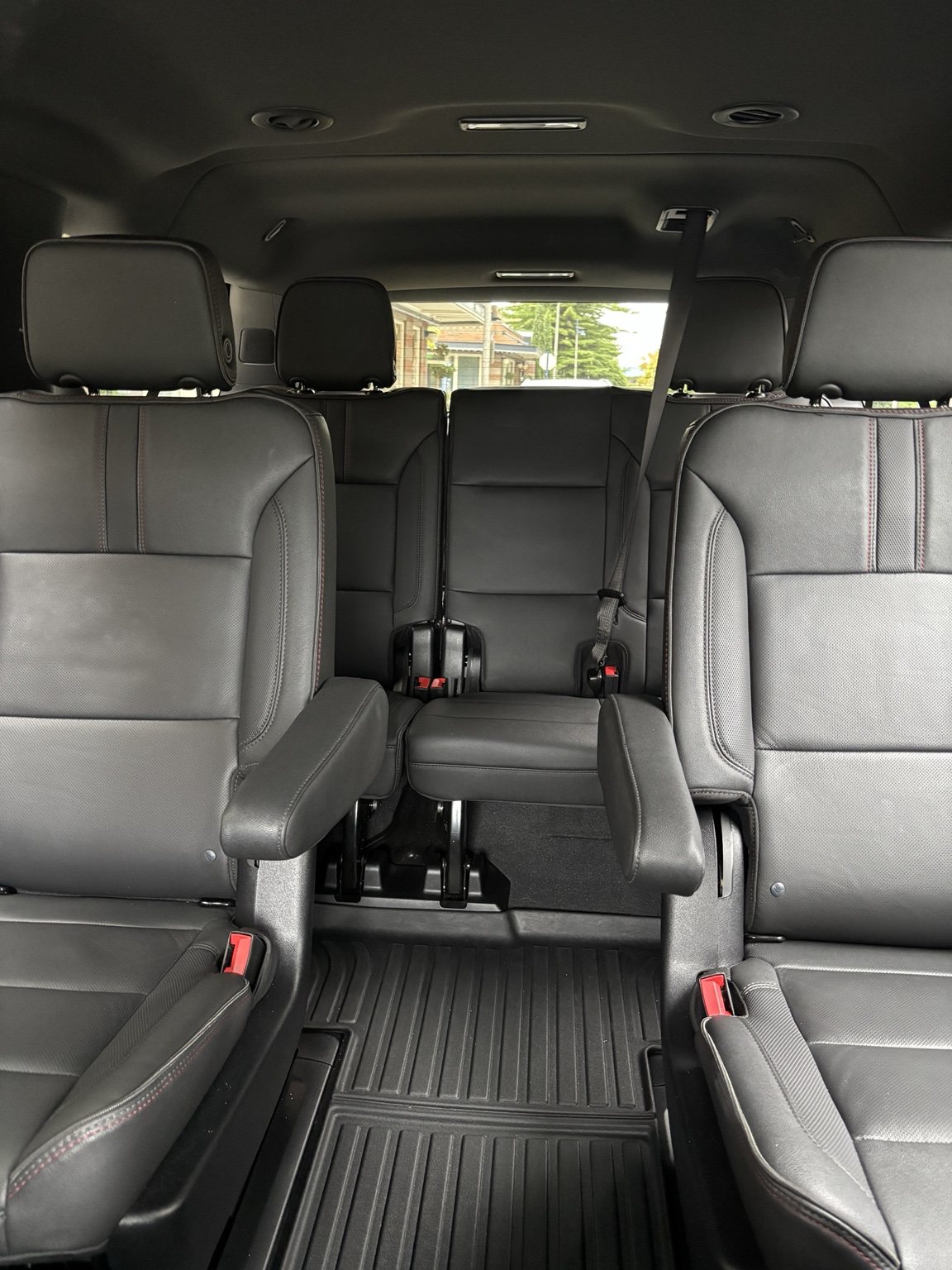Chevrolet Suburban passenger interior