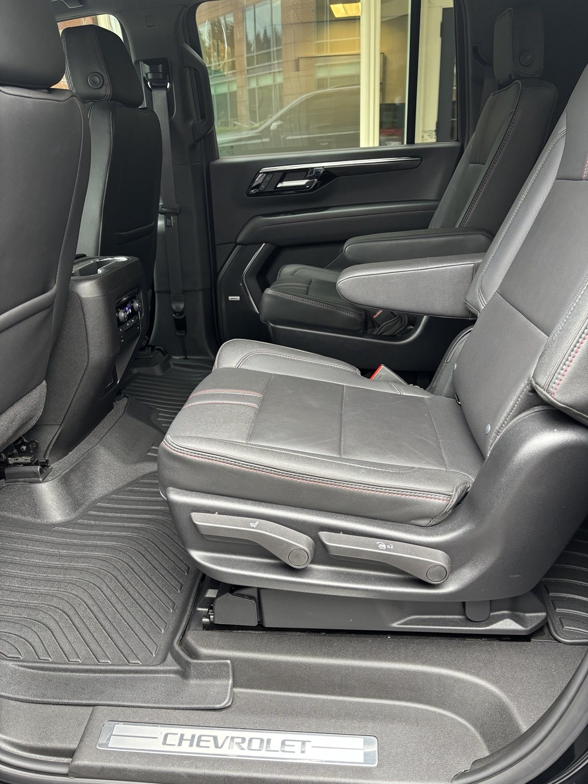Chevrolet Suburban second row captain chairs